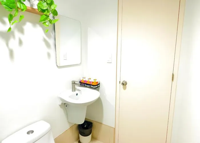 1501t2 Avida Towers It Park 2br Unit 2 Bathroom 2 Tv Cebu